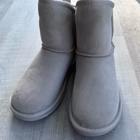 Luxe Australian Gray Suede Boots Brand new never worn - Picture 6 of 7